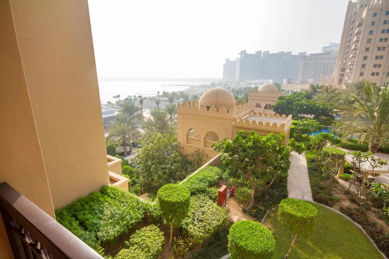 Bespoke Holiday Homes - Palm Jumeirah- 2 Bedroom Beach & Pool Access, South Residence Dubai