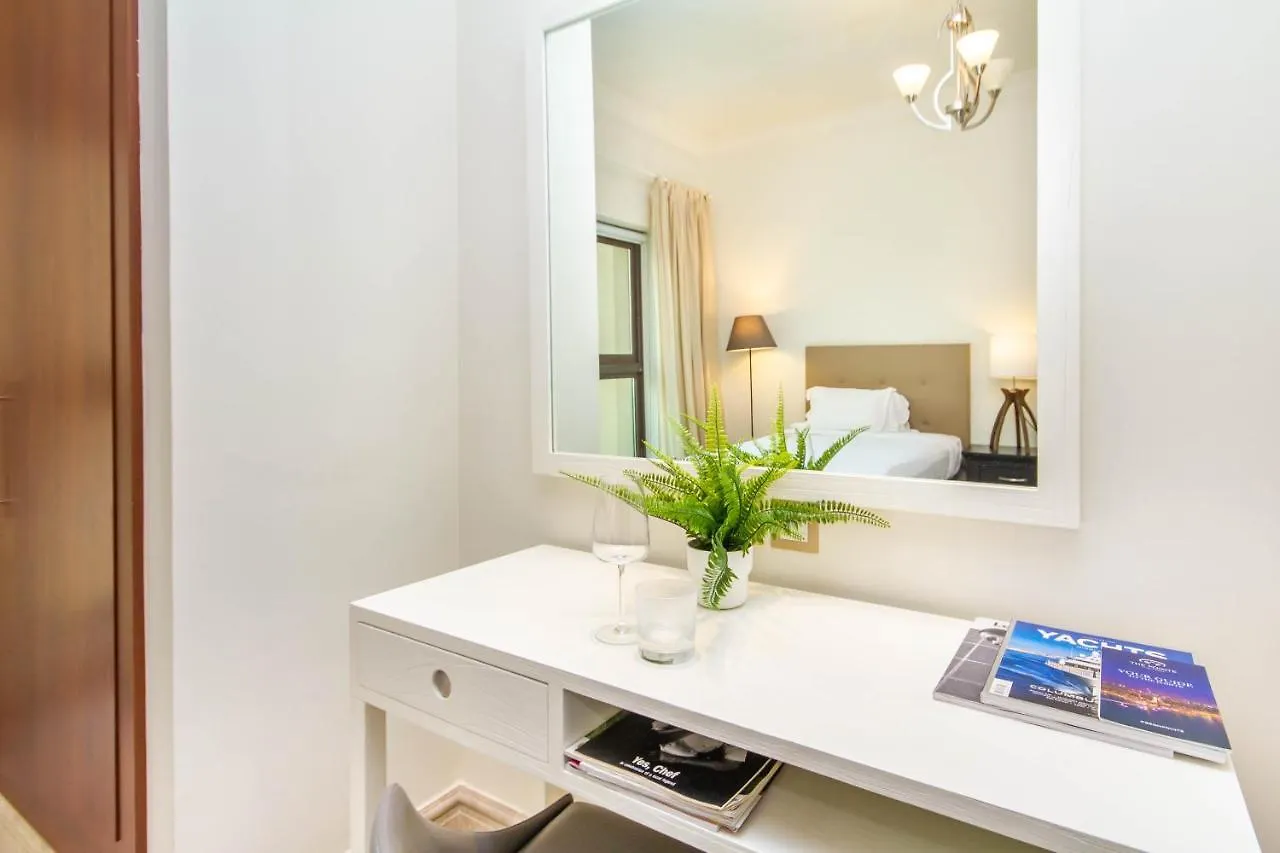 Bespoke Holiday Homes - Palm Jumeirah- 2 Bedroom Beach & Pool Access, South Residence Dubai