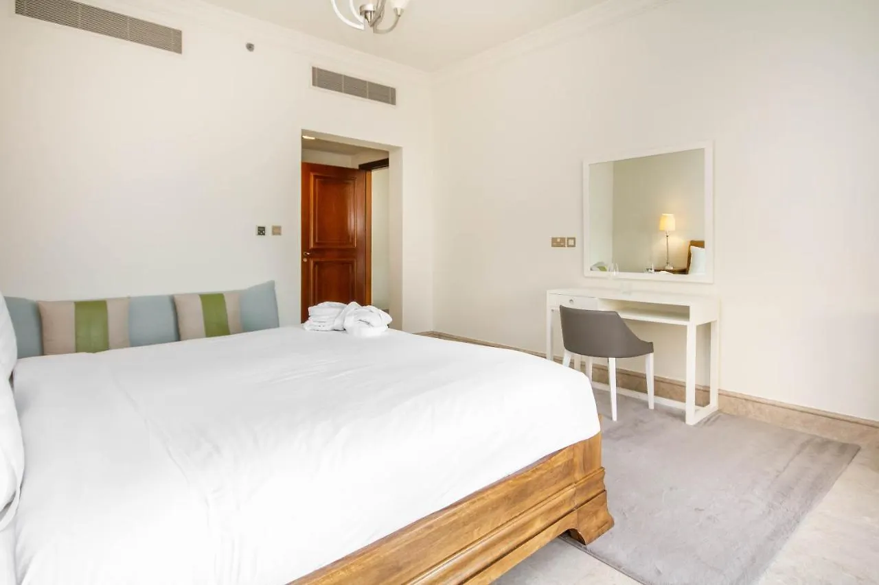 Apartment Bespoke Holiday Homes - Palm Jumeirah- 2 Bedroom Beach & Pool Access, South Residence Dubai