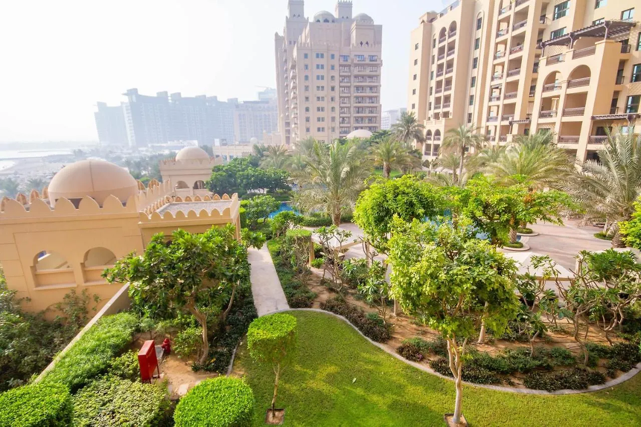 Bespoke Holiday Homes - Palm Jumeirah- 2 Bedroom Beach & Pool Access, South Residence Dubai