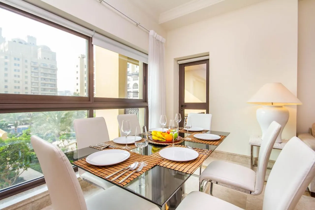 Bespoke Holiday Homes - Palm Jumeirah- 2 Bedroom Beach & Pool Access, South Residence 迪拜
